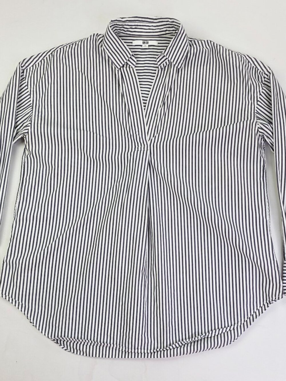 Uniqlo Sz XS Womens Black White Stripe V Neck Long Sleeve Pullover Oversized Top